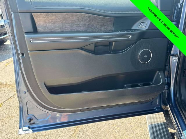 Used 2019 Ford Expedition Limited w/ Equipment Group 302A AWD/4WD image 9