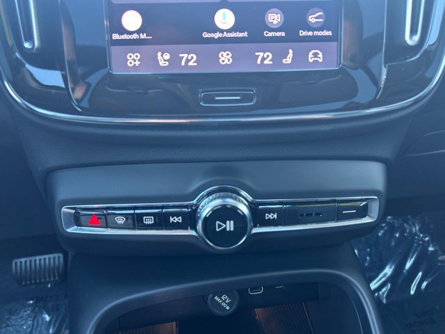 Certified 2026 Volvo XC40 B5 Plus AWD/4WD image 27