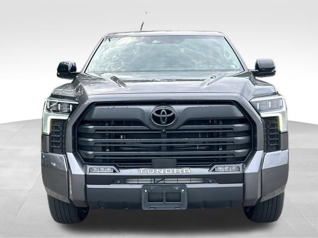 Used 2024 Toyota Tundra Limited AWD/4WD image 8