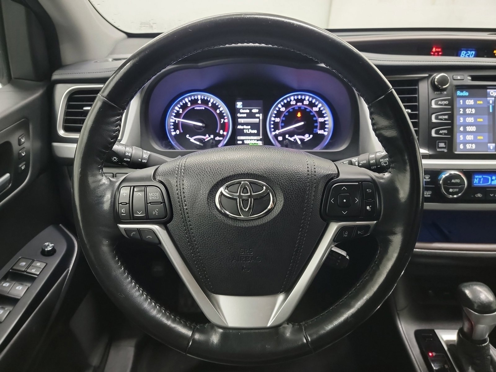 Used 2018 Toyota Highlander Limited image 17