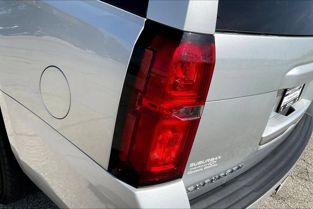 Used 2015 Chevrolet Suburban LT AWD/4WD image 28