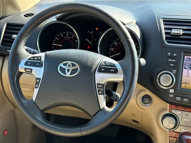 Used 2011 Toyota Highlander Limited w/ Tow Pkg FWD image 14