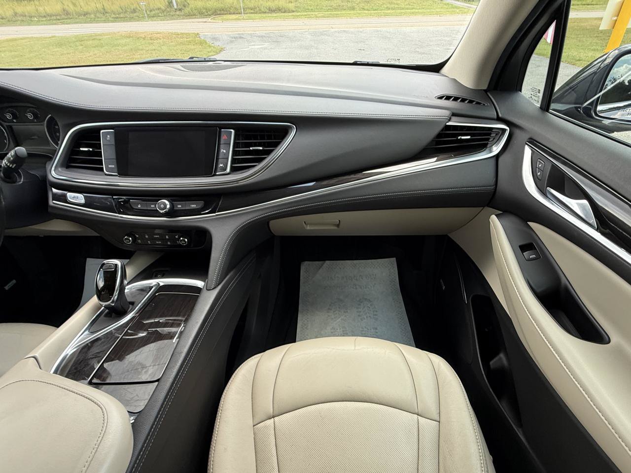 Used 2019 Buick Enclave Premium w/ Experience Buick Package FWD image 13