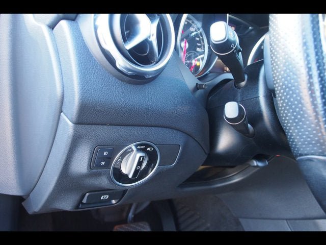 Used 2019 Mercedes-Benz GLA 250 4MATIC image 22