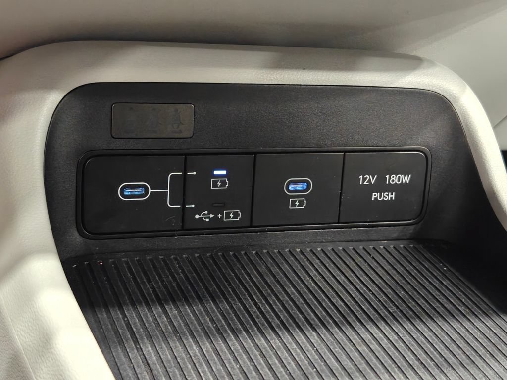 Used 2025 Hyundai Kona SEL AWD/4WD image 44