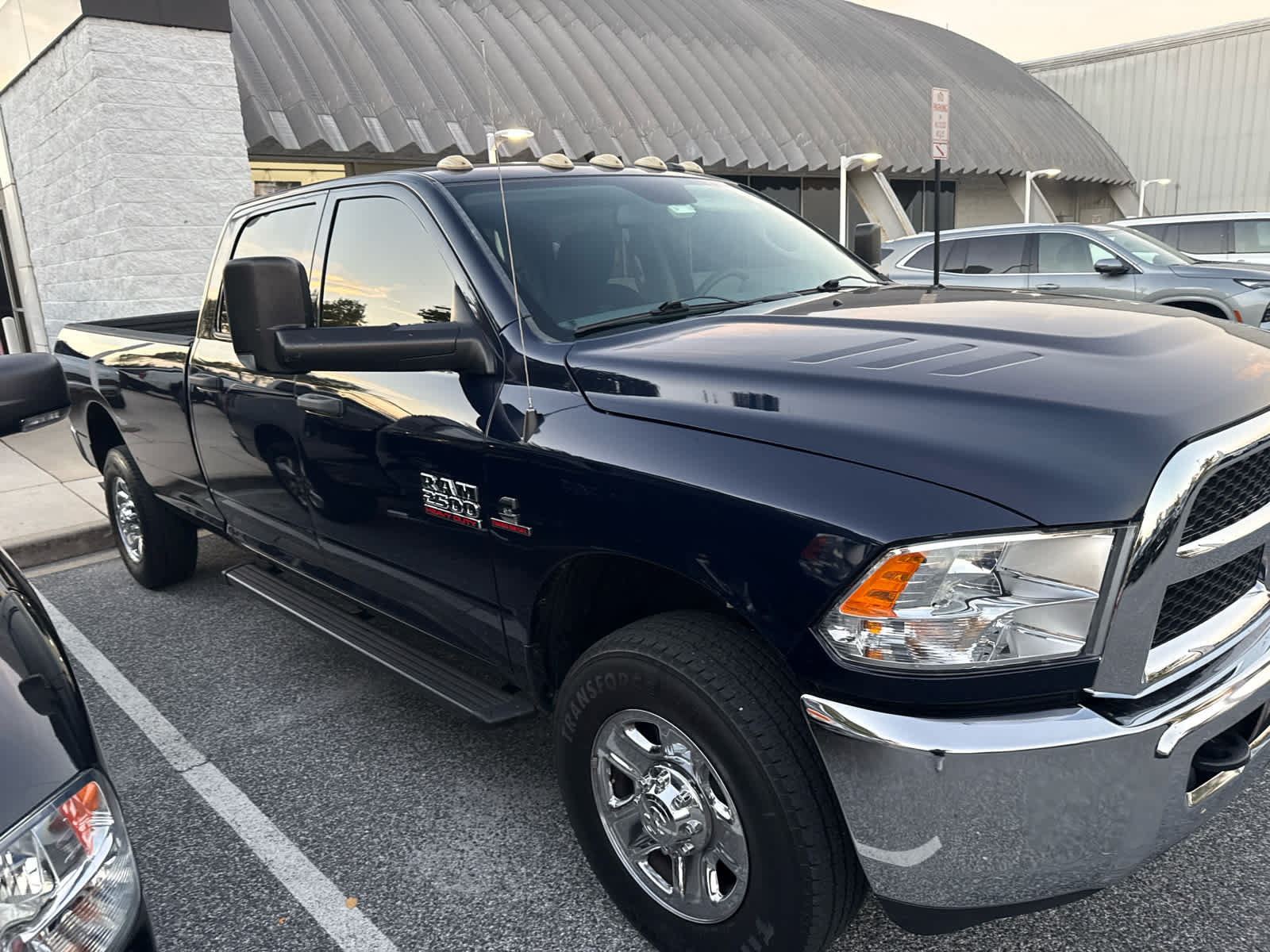 Used 2015 RAM 2500 Tradesman w/ Chrome Appearance Group AWD/4WD image 3