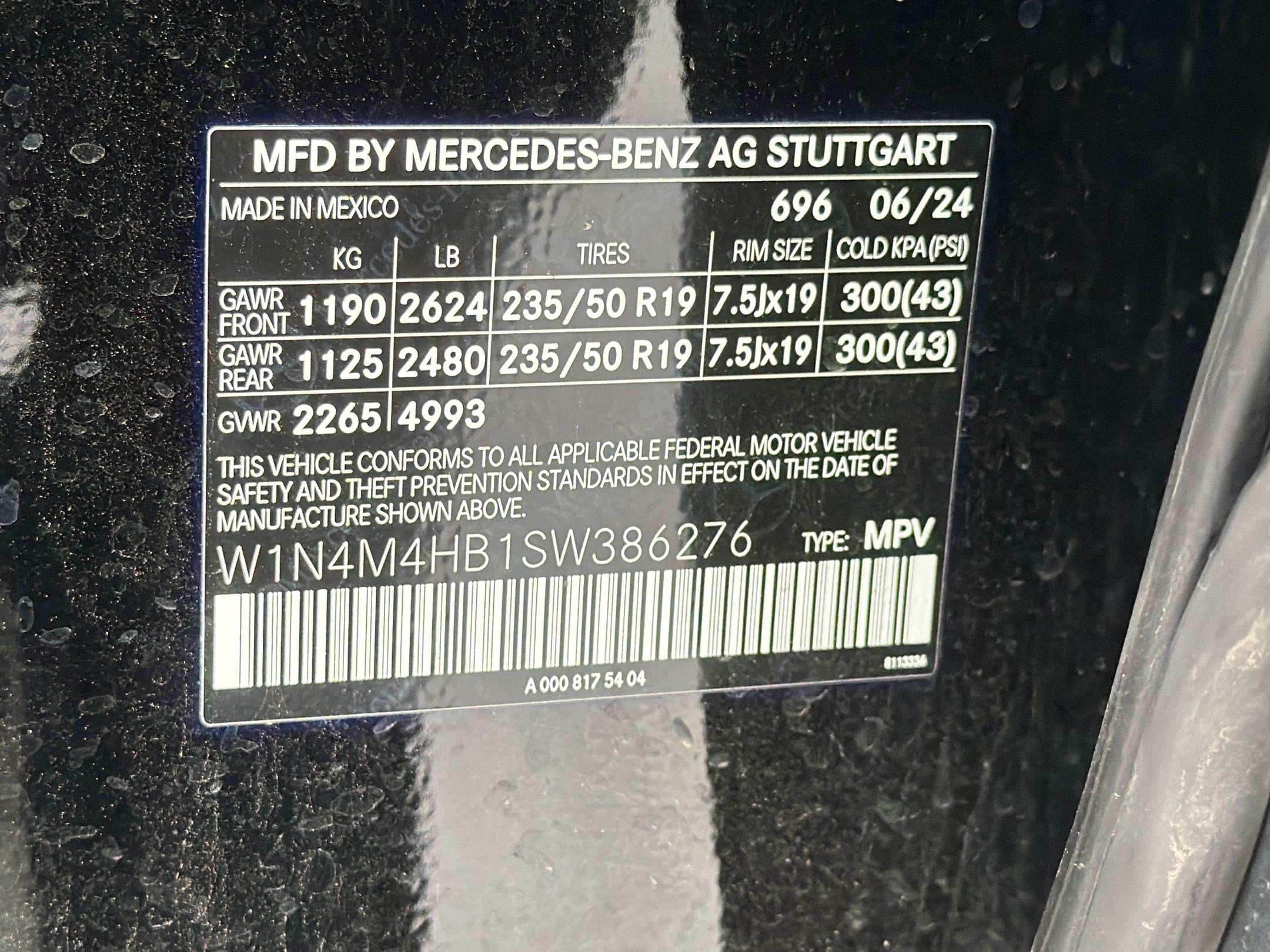 Used 2025 Mercedes-Benz GLB 250 4MATIC image 23