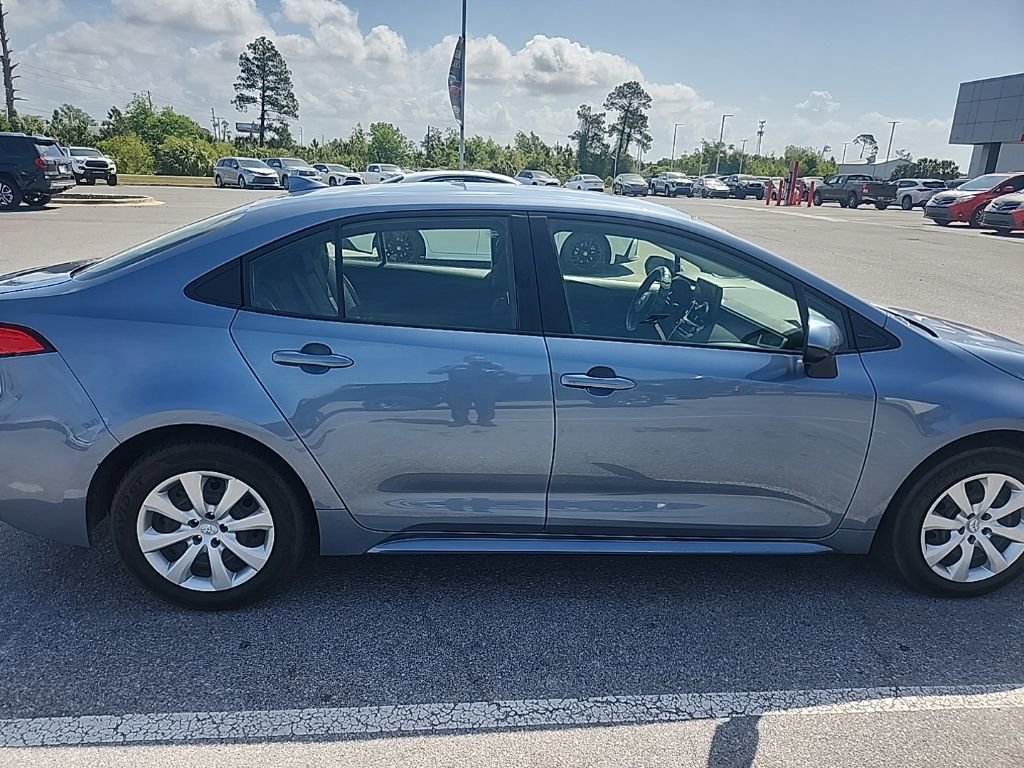 Used 2025 Toyota Corolla LE image 16