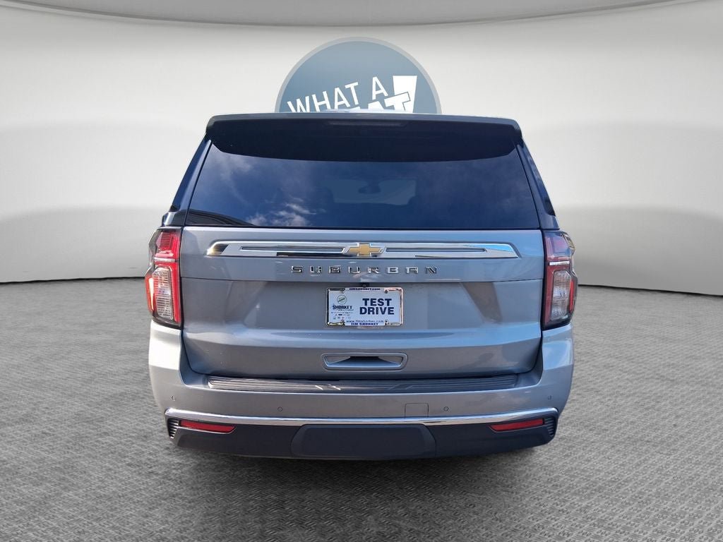 Used 2024 Chevrolet Suburban LS RWD image 5