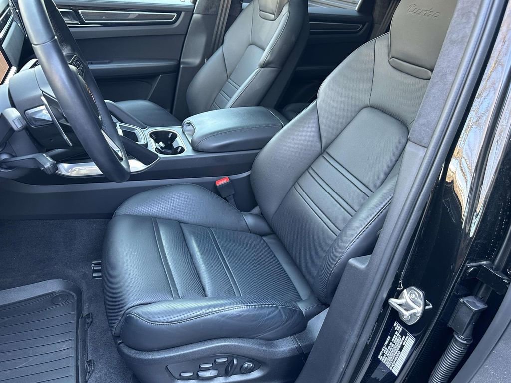 Certified 2023 Porsche Cayenne Turbo image 12