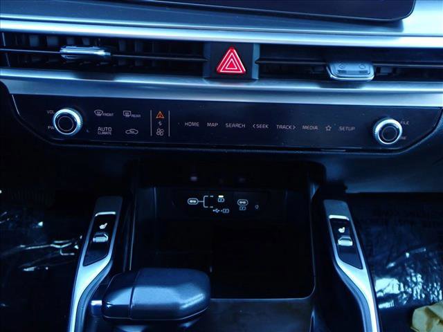 Used 2024 Kia Sorento S image 18