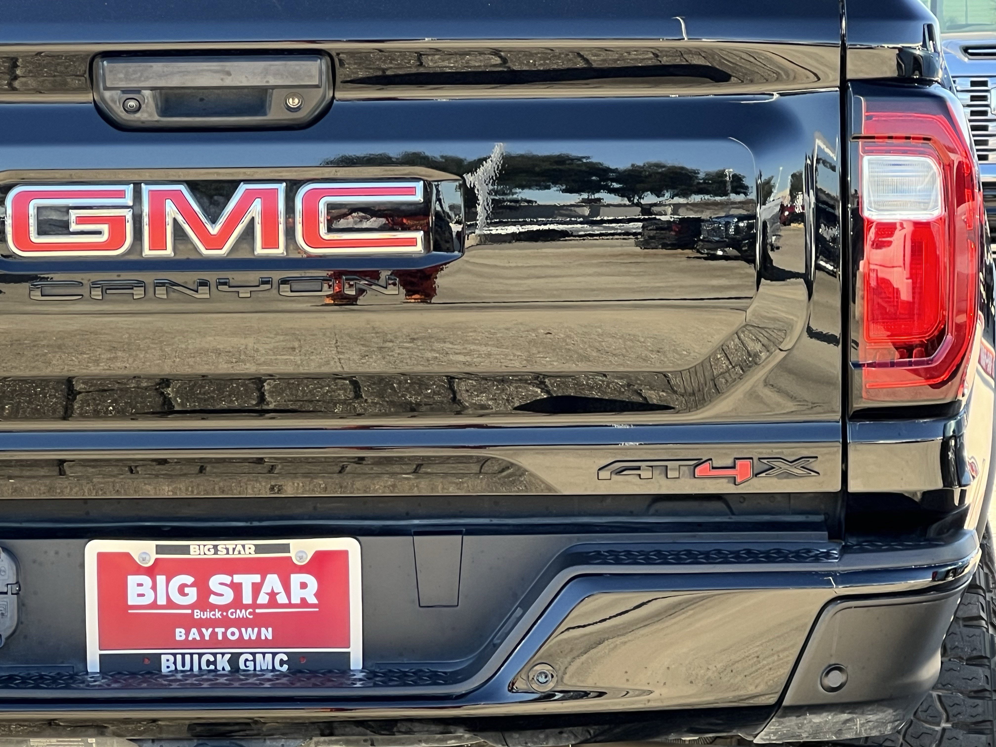 Used 2023 GMC Canyon AT4X image 5