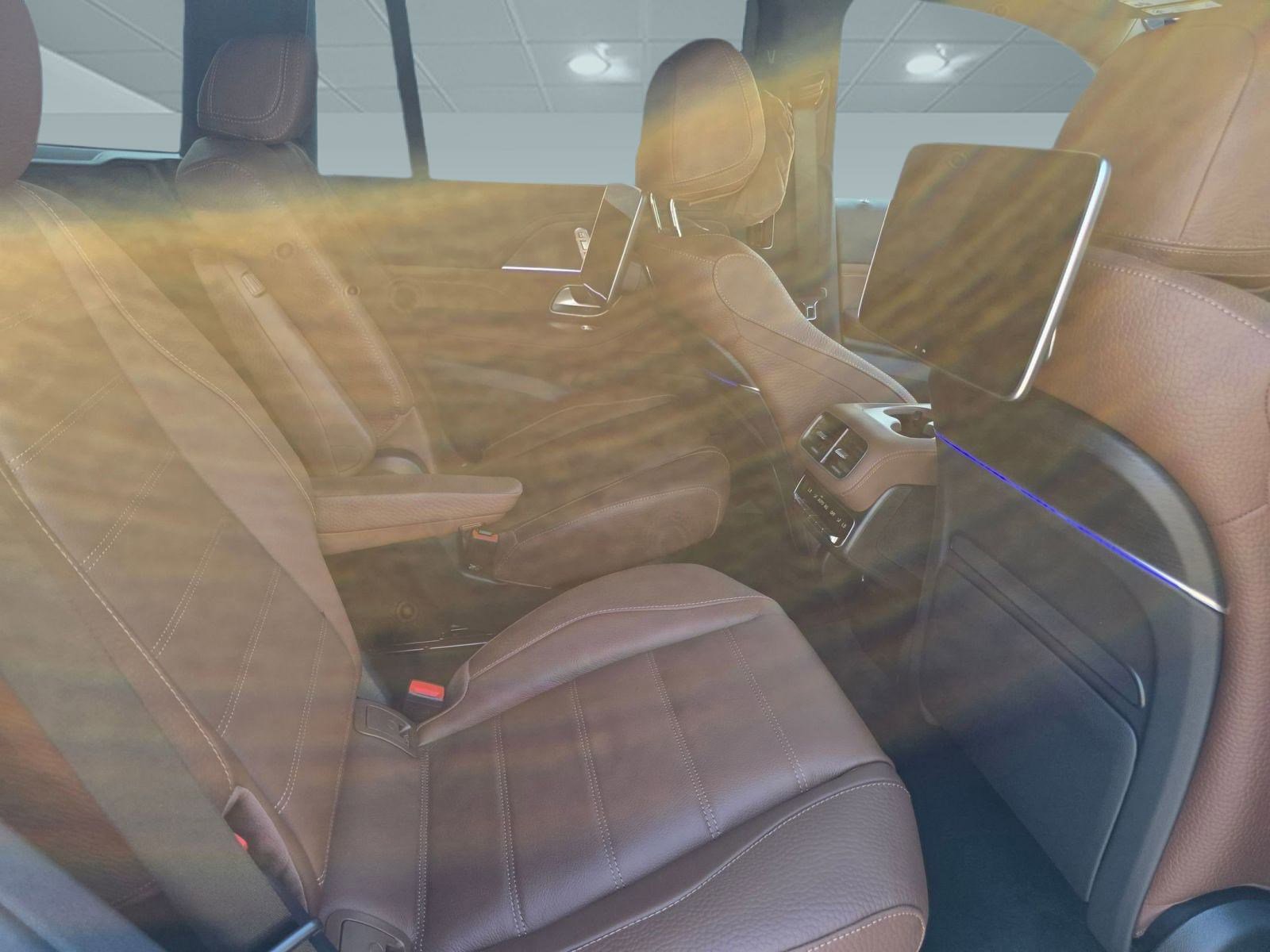 New 2026 Mercedes-Benz GLS 580 4MATIC image 23