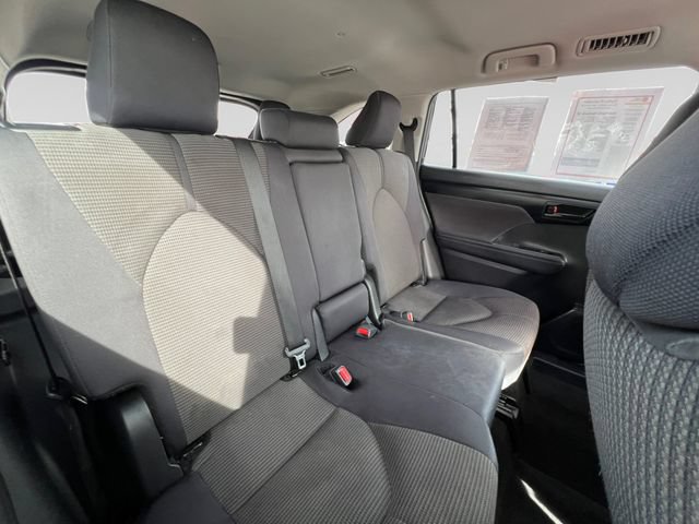 Certified 2025 Toyota Highlander LE FWD image 30