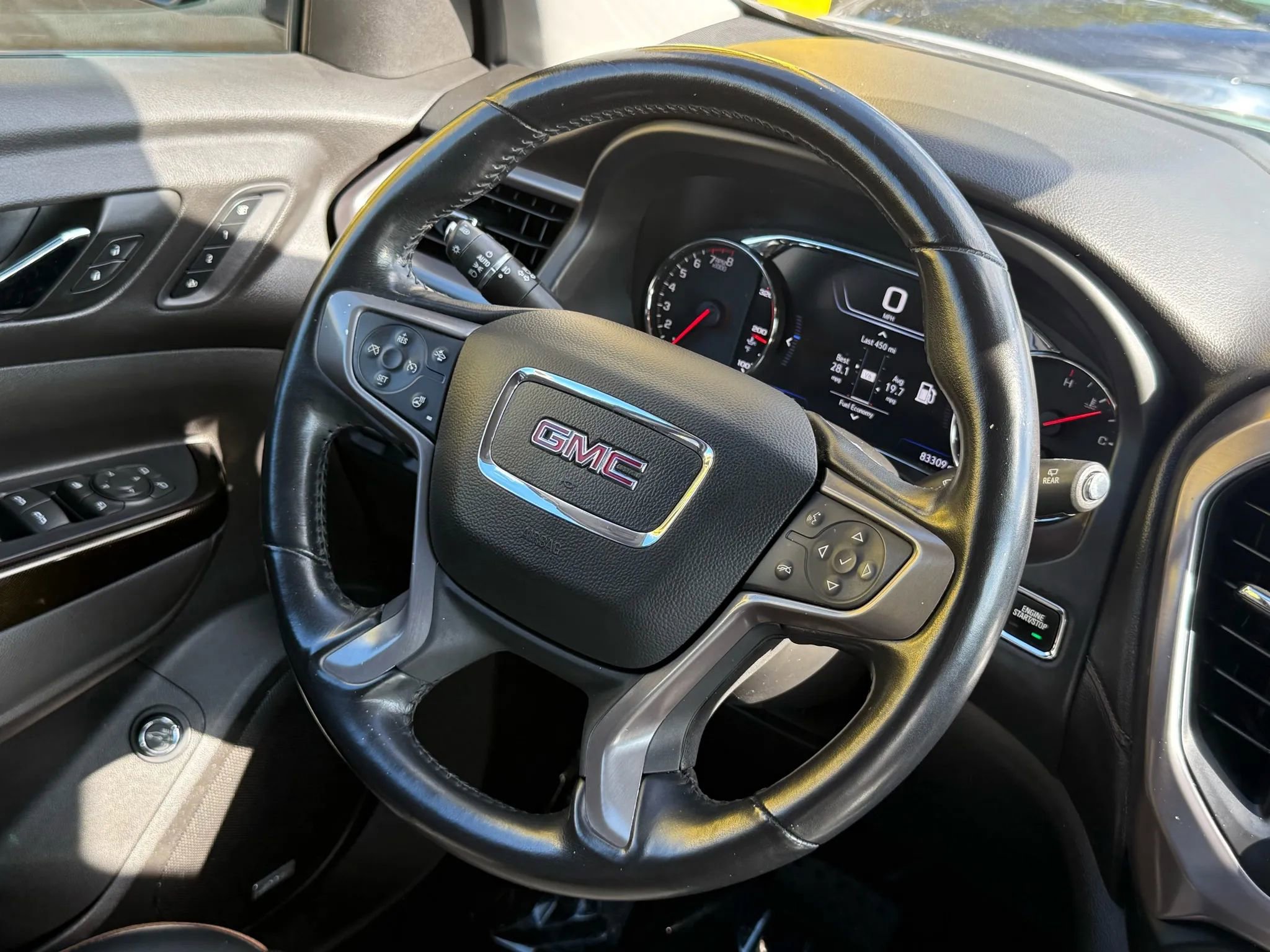 Used 2022 GMC Acadia AT4 w/ Technology Package image 10