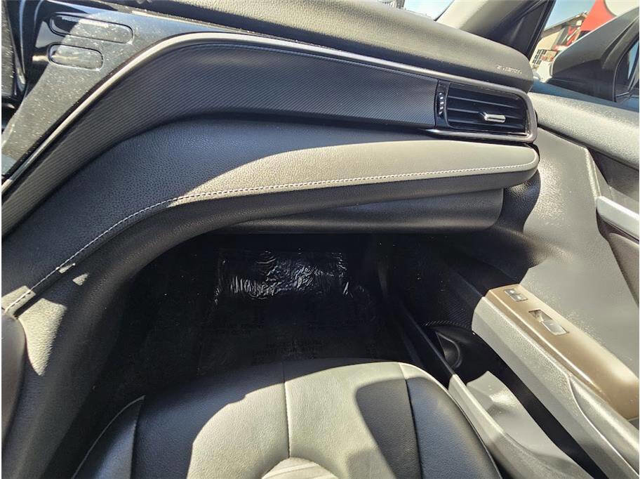 Used 2023 Toyota Camry SE image 18
