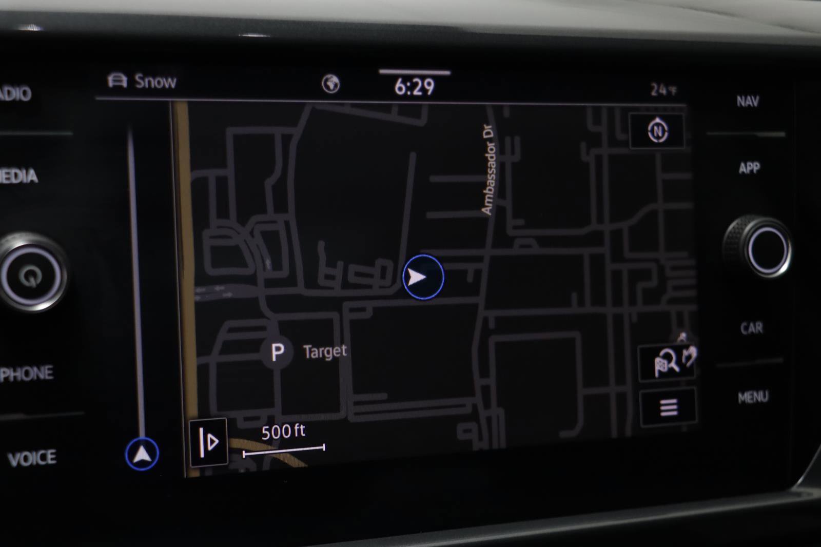 Certified 2024 Volkswagen Taos SEL image 9