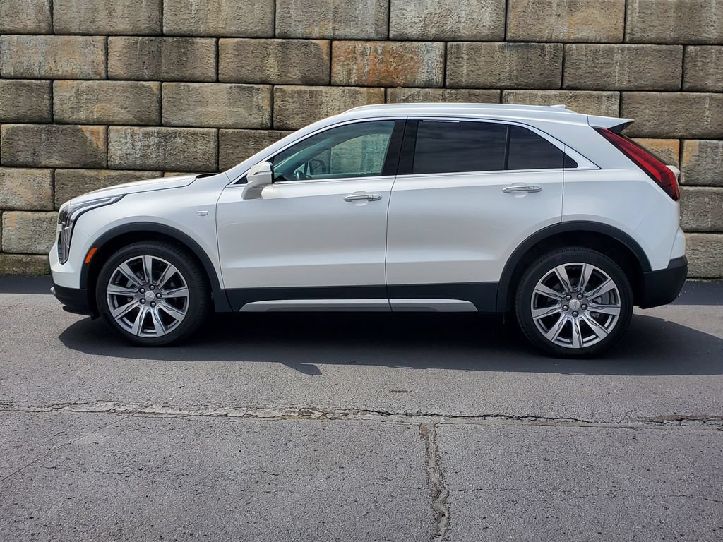 Used 2023 Cadillac XT4 Premium Luxury w/ Cold Weather Package AWD/4WD image 2