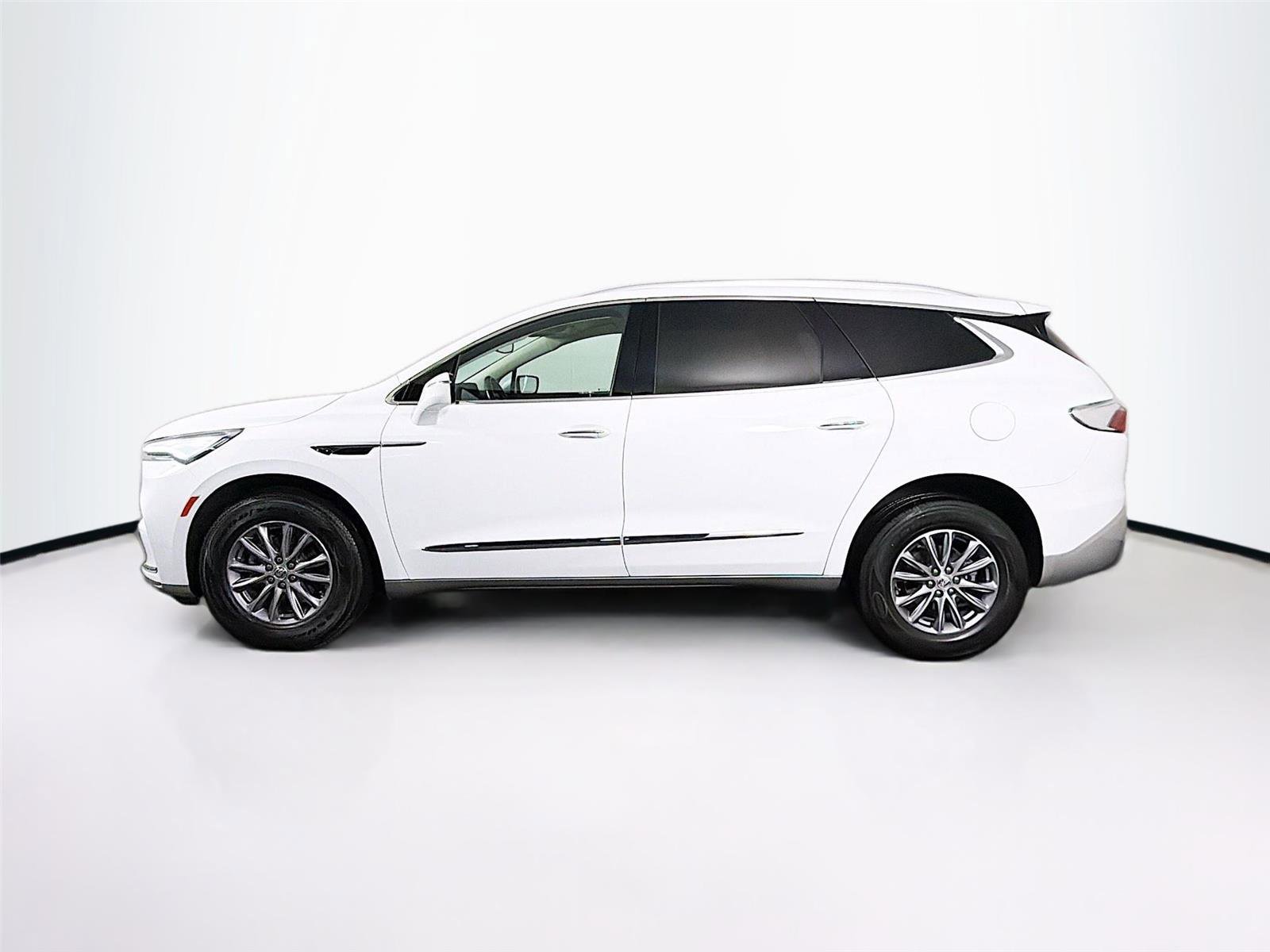 Used 2023 Buick Enclave Essence w/ Trailering Package, 5000 lbs. image 4