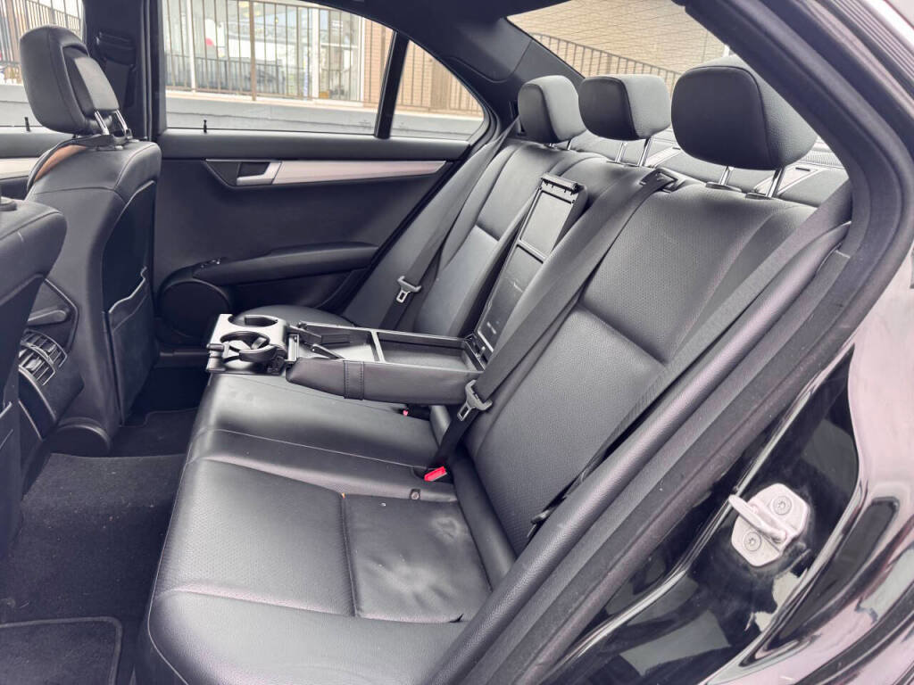 Used 2014 Mercedes-Benz C 300 4MATIC Sedan image 6