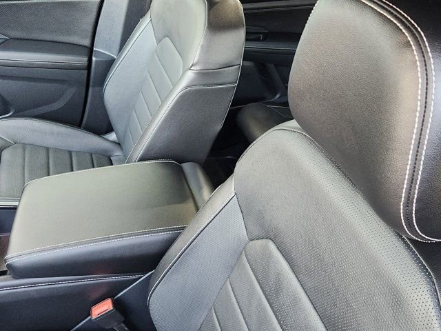 Used 2024 Volkswagen Atlas Cross Sport SEL R-Line image 21