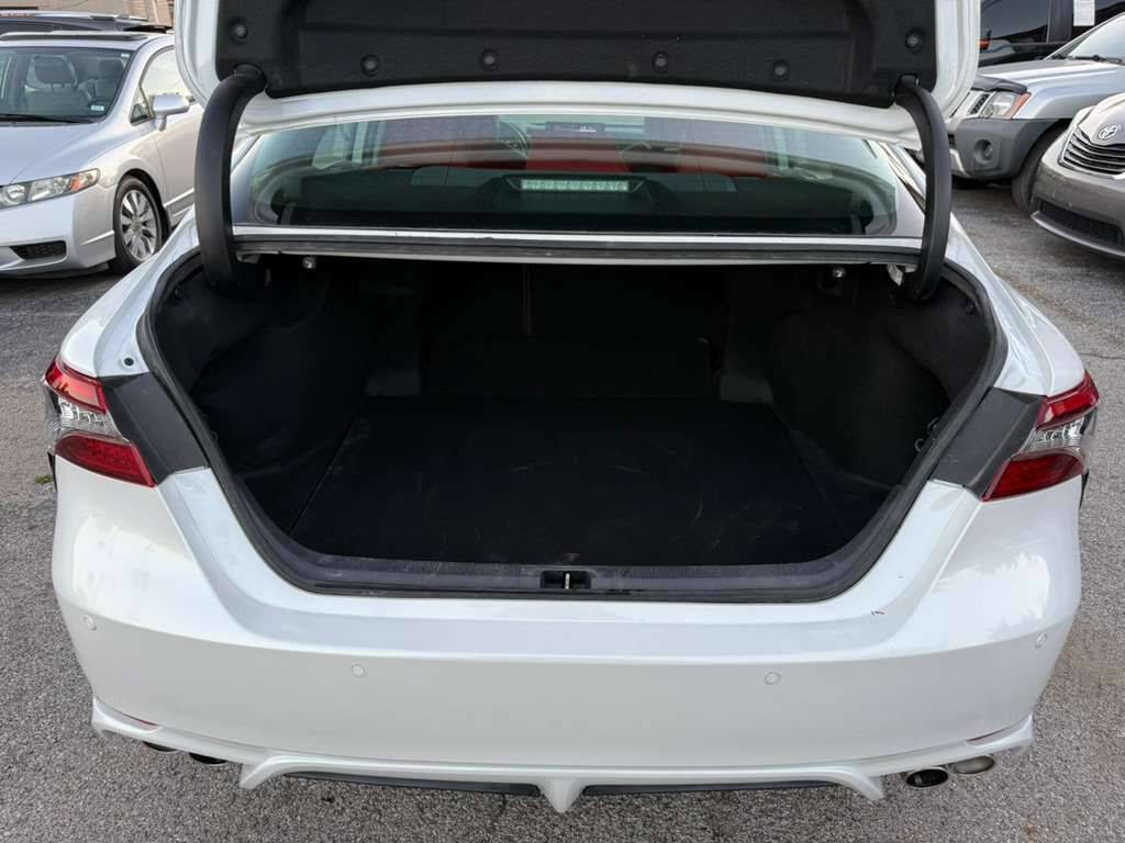 Used 2021 Toyota Camry XSE w/ Navigation Package image 9