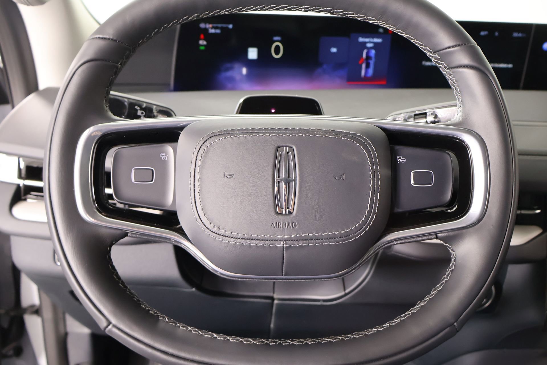 New 2026 Lincoln Navigator Premiere image 3