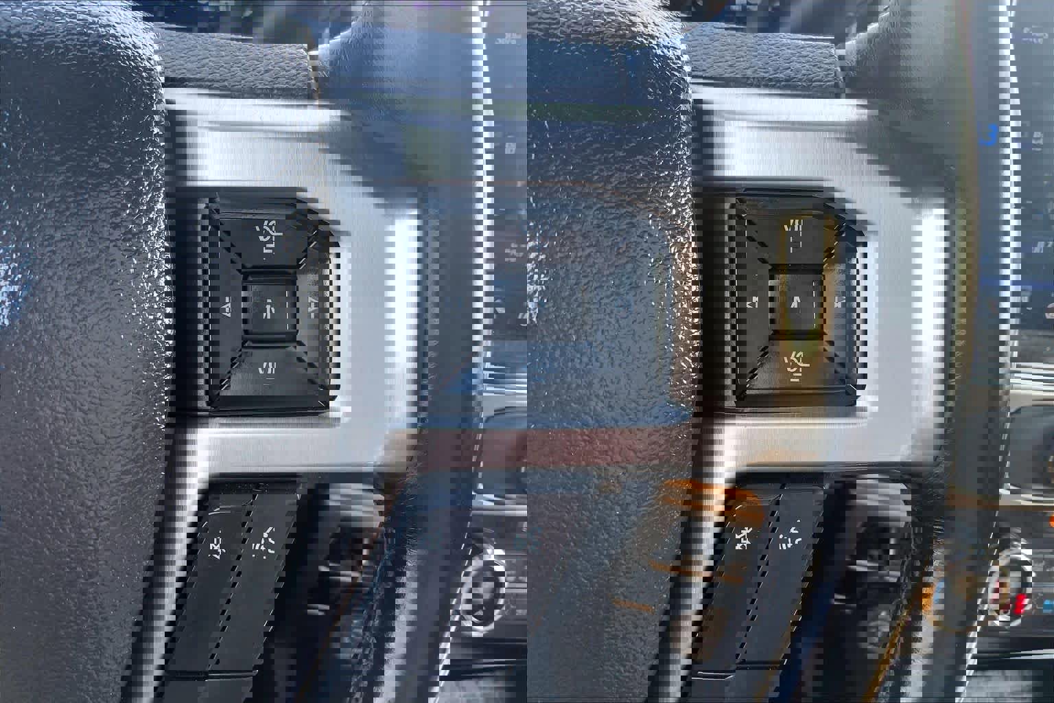 Used 2022 Ford F250 Platinum w/ FX4 Off-Road Package image 25