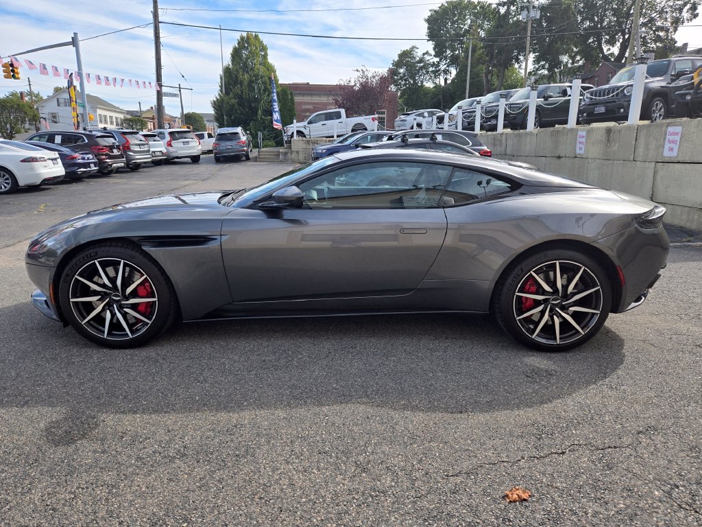Used 2018 Aston Martin DB11 Coupe RWD image 5