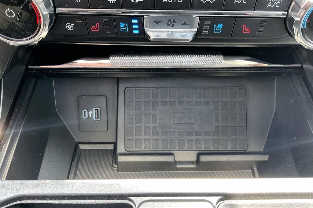 Used 2022 Ford F150 Raptor w/ Equipment Group 801A High AWD/4WD image 18