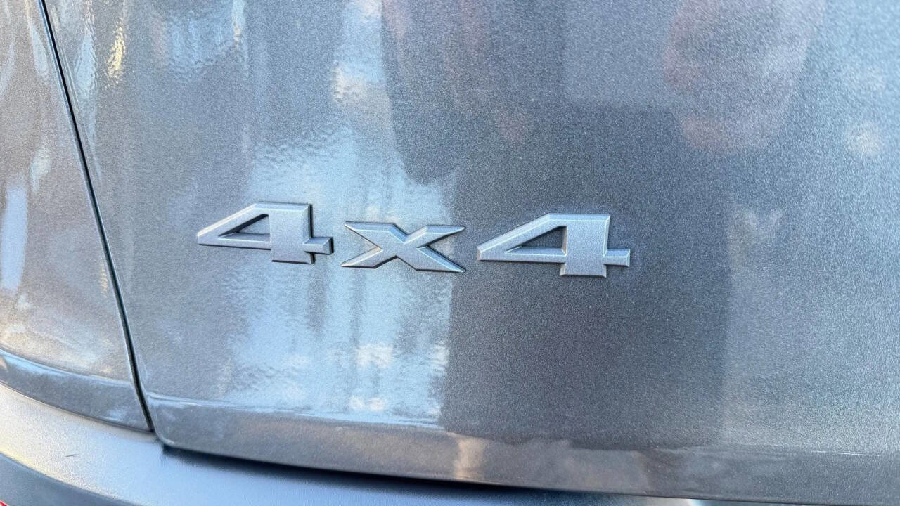 Used 2017 Jeep Cherokee Trailhawk w/ Cold Weather Group image 9