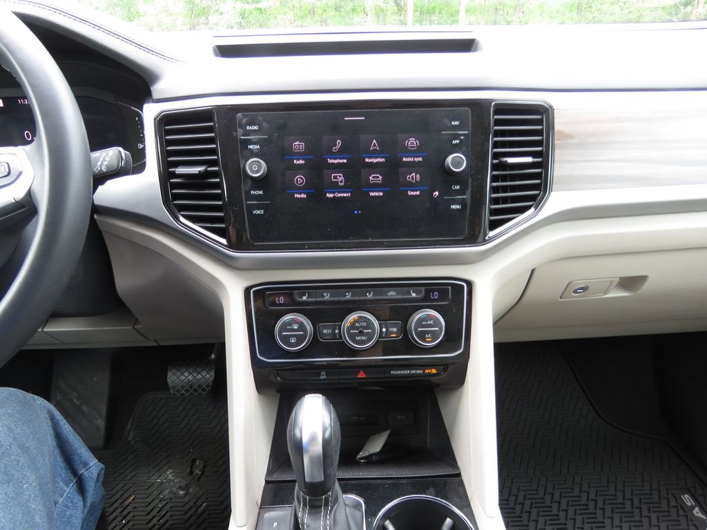 Used 2021 Volkswagen Atlas SEL AWD/4WD image 29