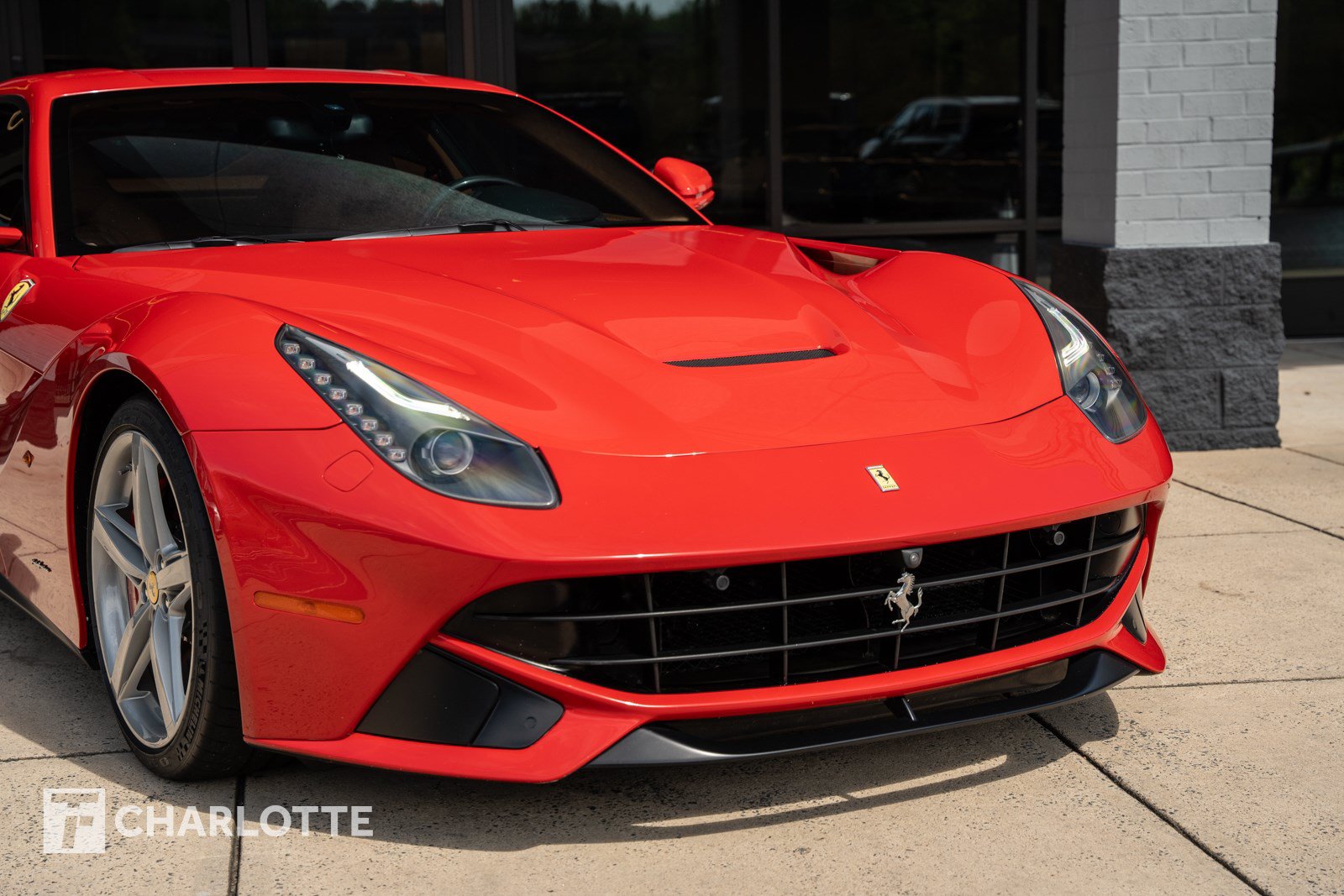Used 2014 Ferrari F12 Berlinetta RWD image 3