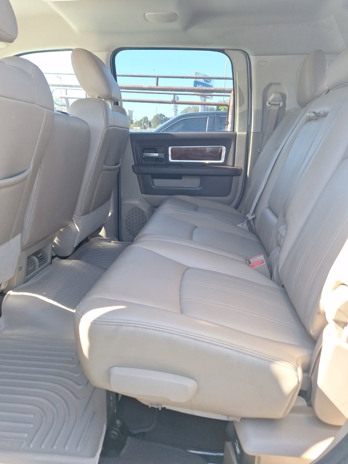 Used 2012 RAM 2500 Laramie w/ Protection Group image 19