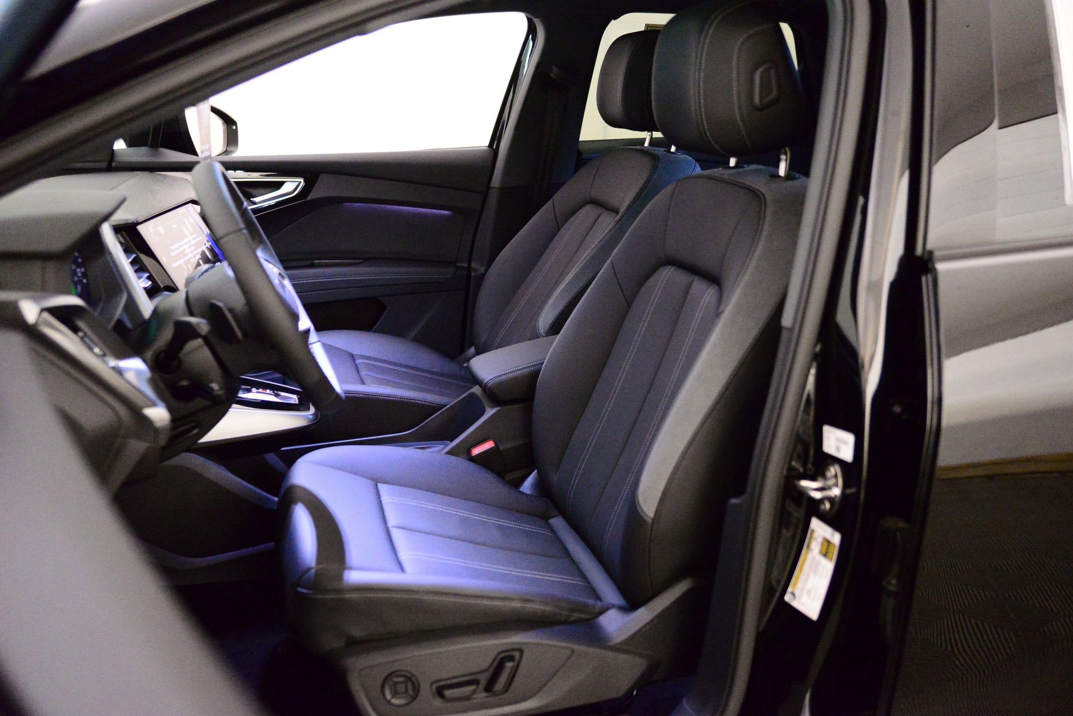 New 2025 Audi Q4 e-tron Premium Plus image 4