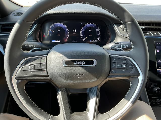 Used 2024 Jeep Grand Cherokee Laredo X w/ Luxury Tech Group I AWD/4WD image 4