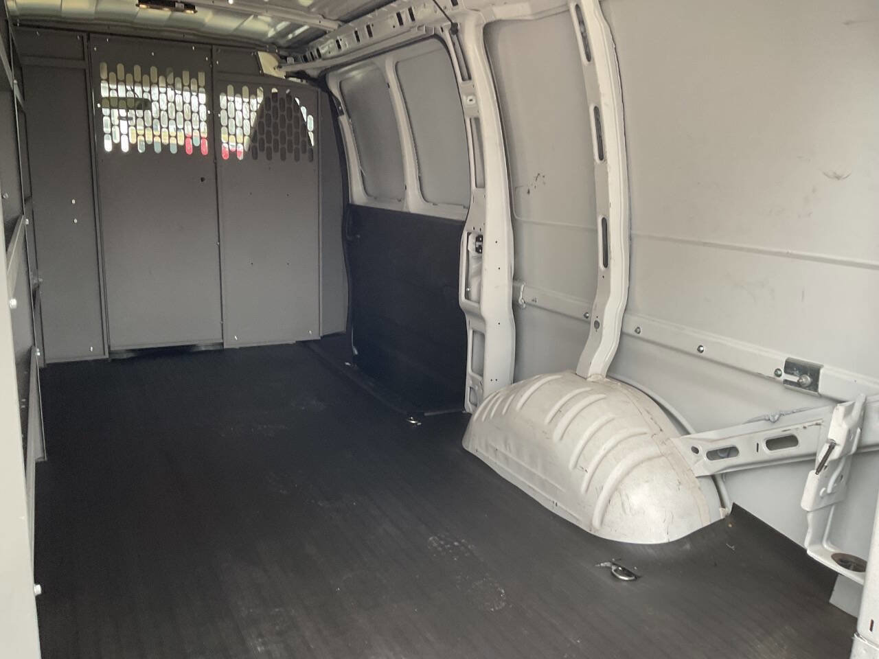 Used 2022 Chevrolet Express 2500 w/ Driver Convenience Package image 13