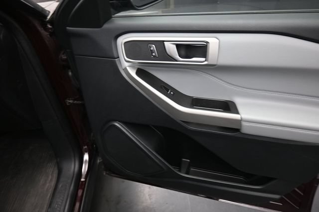 Used 2023 Ford Explorer XLT w/ Equipment Group 202A AWD/4WD image 43