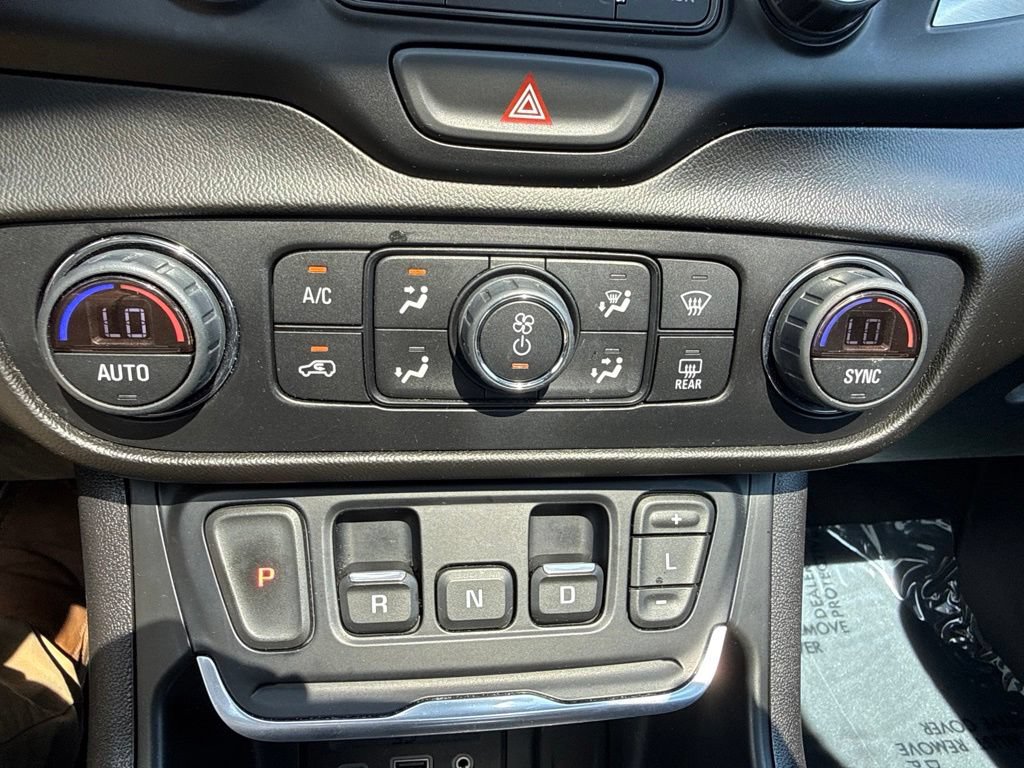 Used 2021 GMC Terrain SLE w/ Driver Convenience Package AWD/4WD image 11