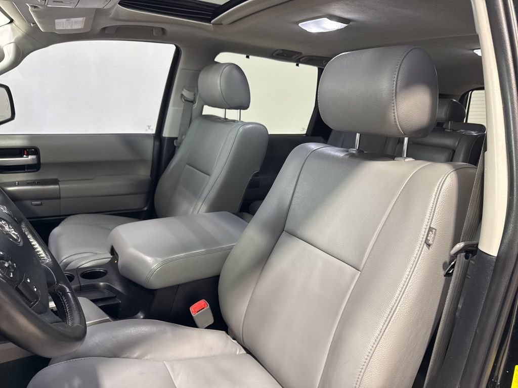 Used 2011 Toyota Sequoia Limited AWD/4WD image 30