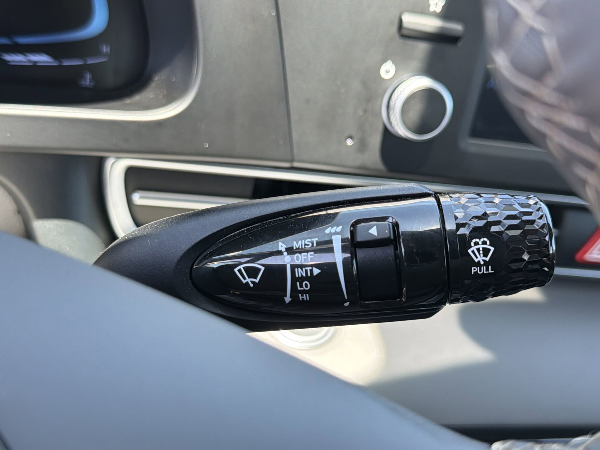 Used 2025 Hyundai Elantra Sport image 15