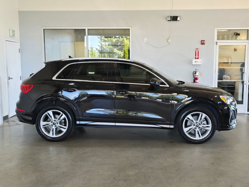 Used 2021 Audi Q3 2.0T Premium Plus w/ Premium Plus Package AWD/4WD image 4