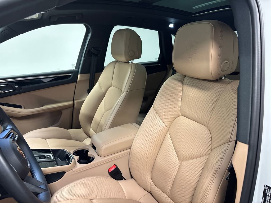 Used 2024 Porsche Macan image 22
