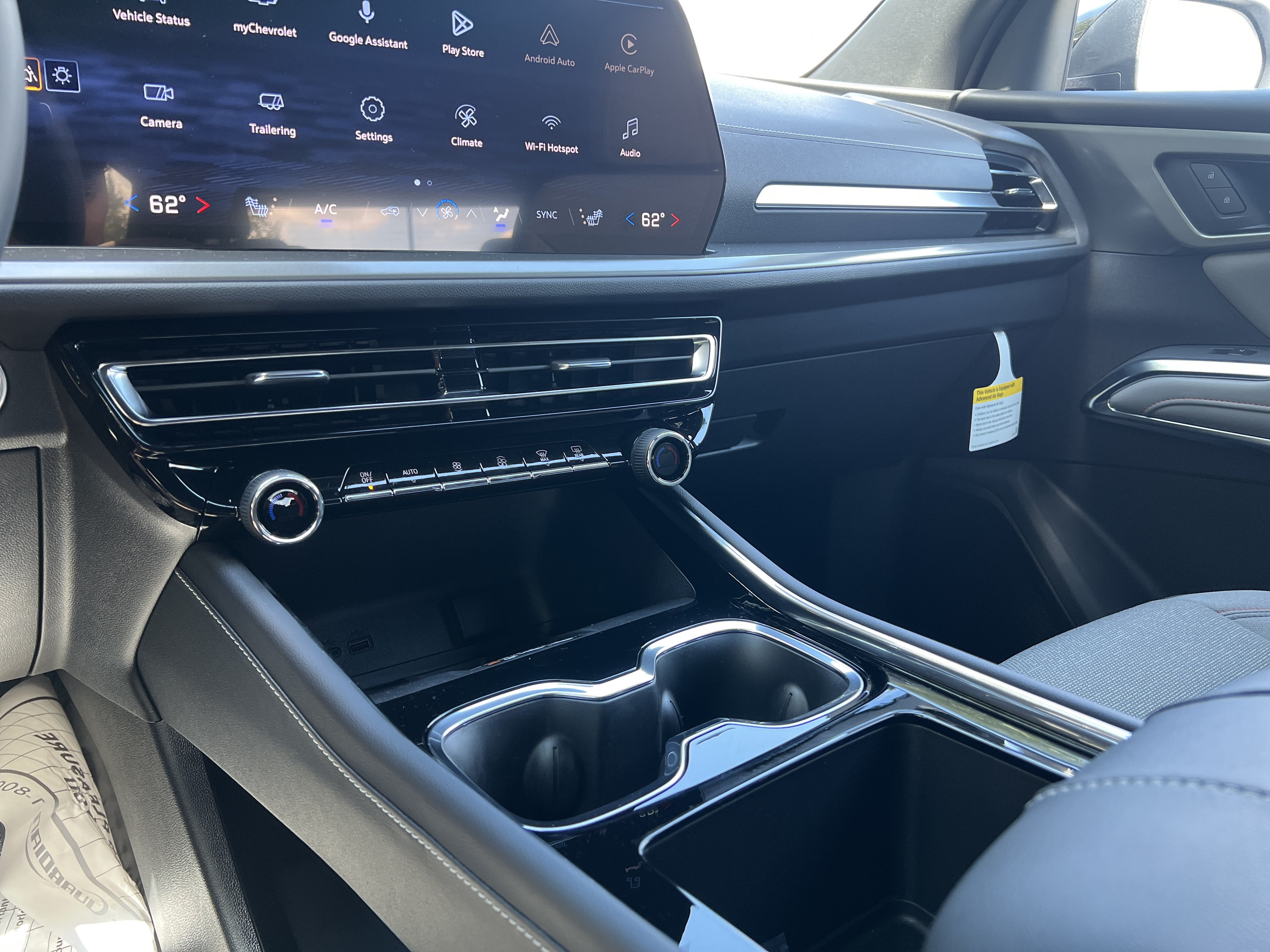 New 2027 Chevrolet Traverse LT w/ Sun and Wheel Package FWD image 27