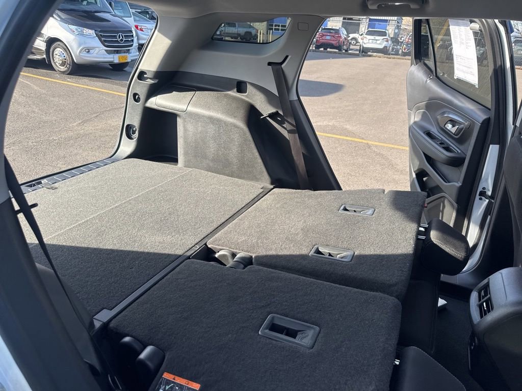 Used 2022 GMC Terrain SLE image 18