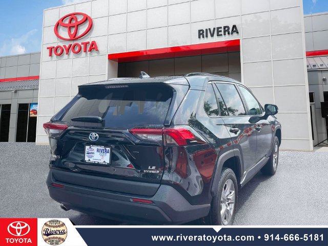 Used 2024 Toyota RAV4 LE AWD/4WD image 6
