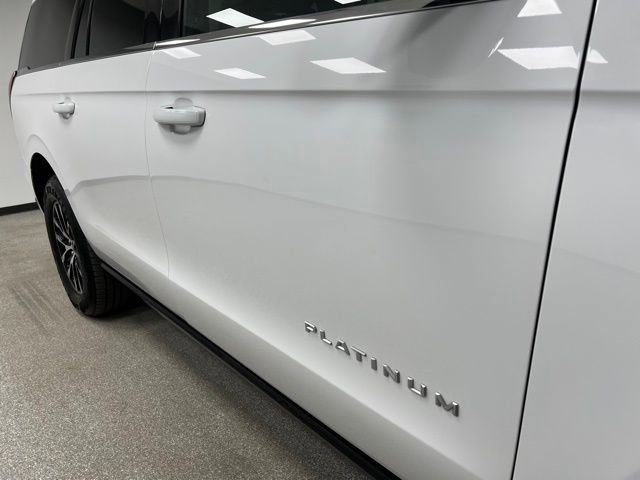 Used 2025 Ford Expedition Max Platinum AWD/4WD image 13