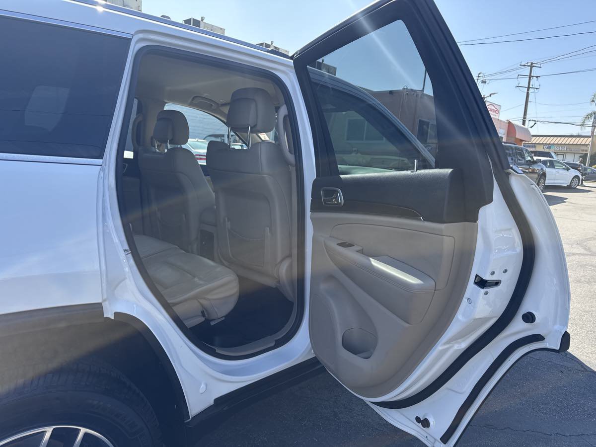 Used 2017 Jeep Grand Cherokee Limited RWD image 9