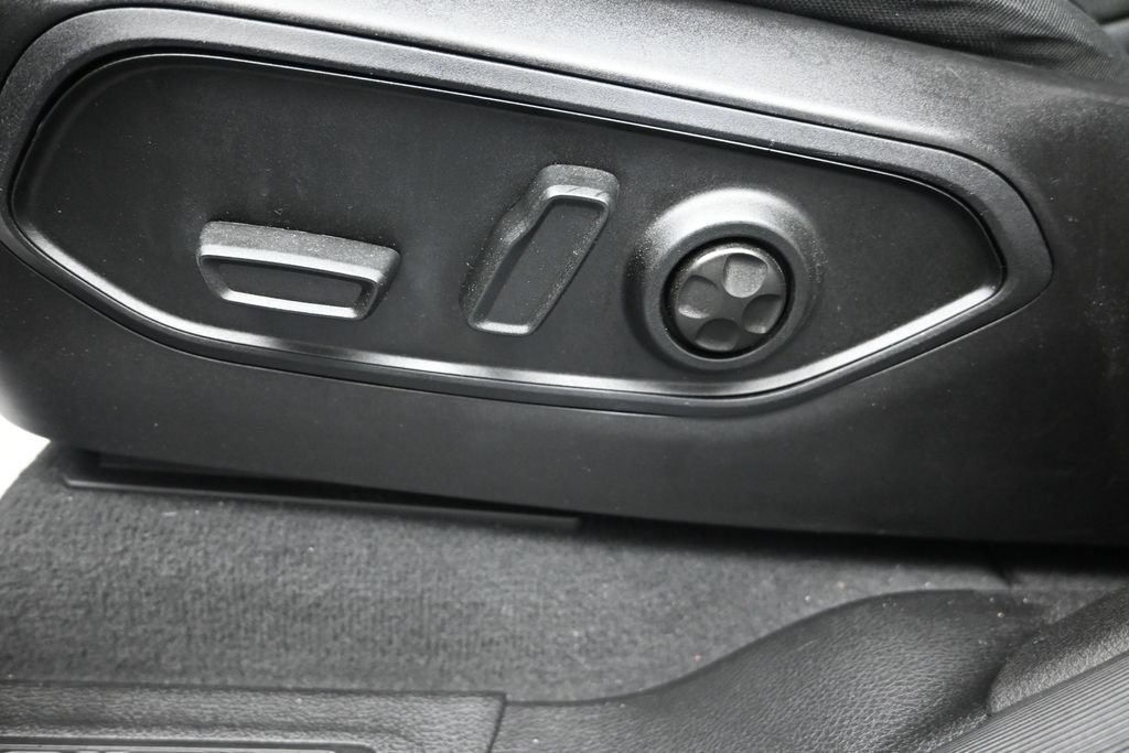 Used 2024 Jeep Grand Cherokee Altitude AWD/4WD image 11