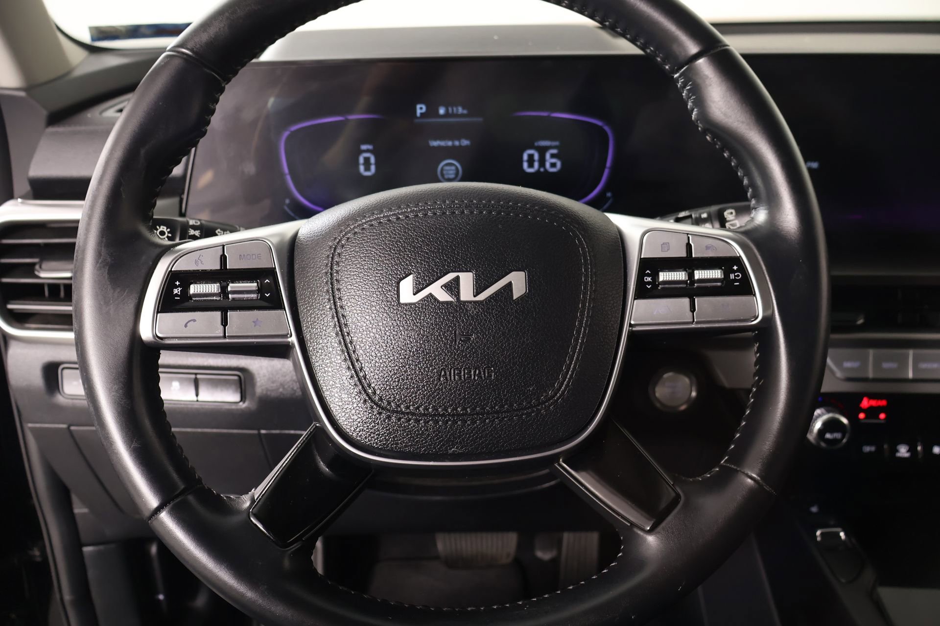 Used 2024 Kia Telluride S FWD image 3